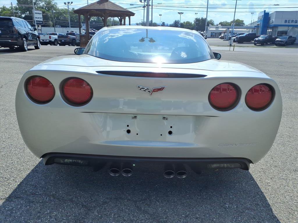 Used 2008 Chevrolet Corvette Coupe w/ Preferred Equipment Group RWD image 5