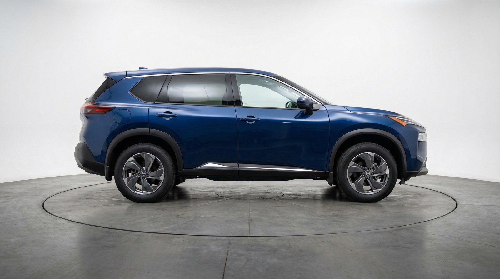 Used 2025 Nissan Rogue SV image 11