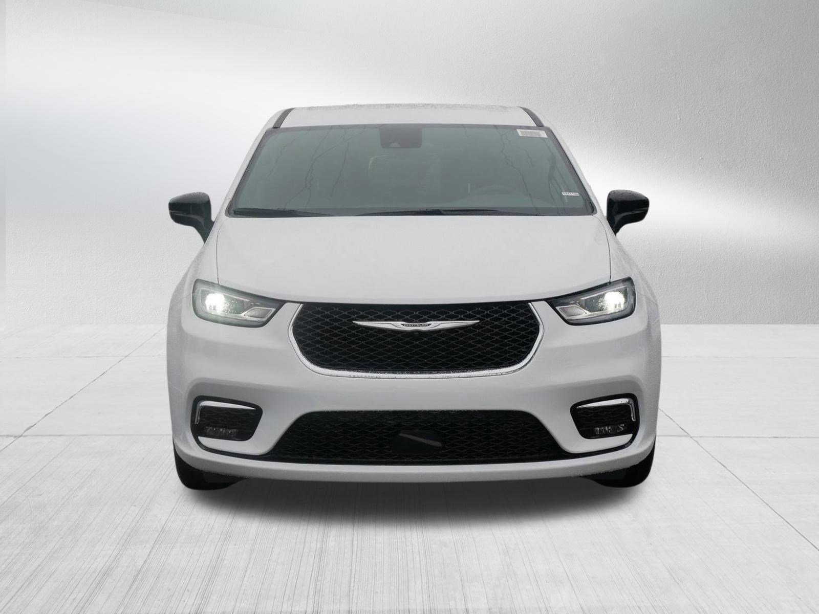 New 2026 Chrysler Pacifica Select video 2