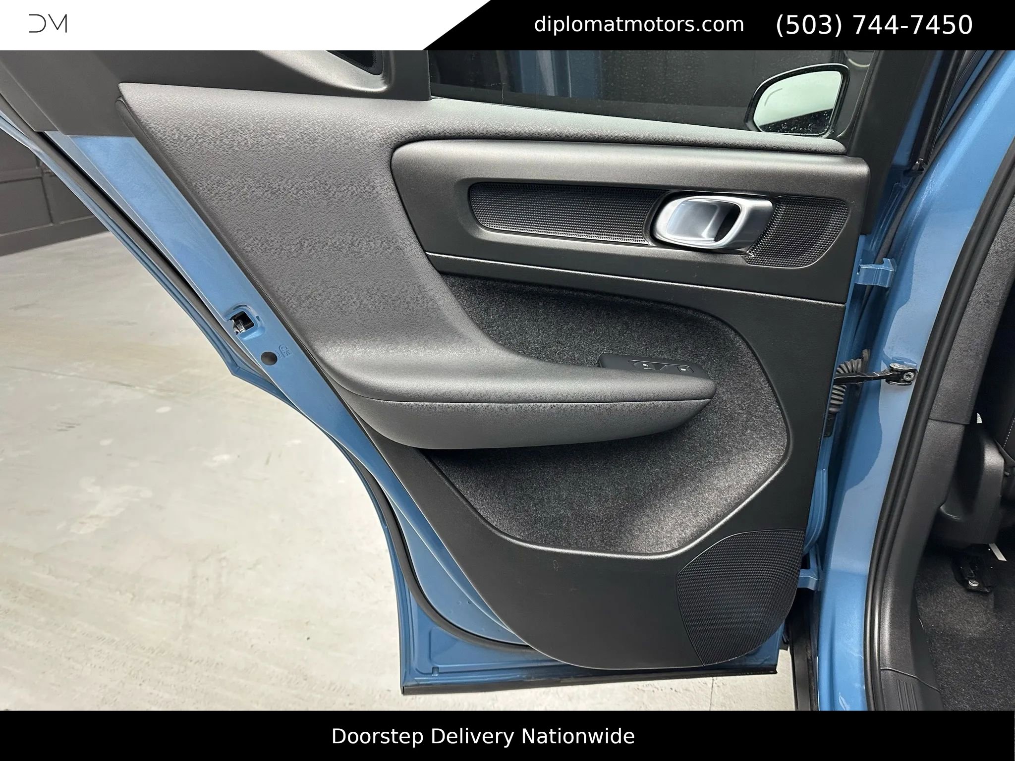 Used 2023 Volvo XC40 Recharge Core image 25