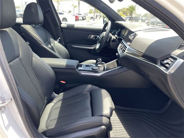 Used 2022 BMW 330i Sedan w/ Driving Assistance Package image 29