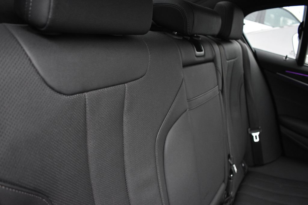 Used 2023 BMW 530e xDrive w/ Executive Package image 28