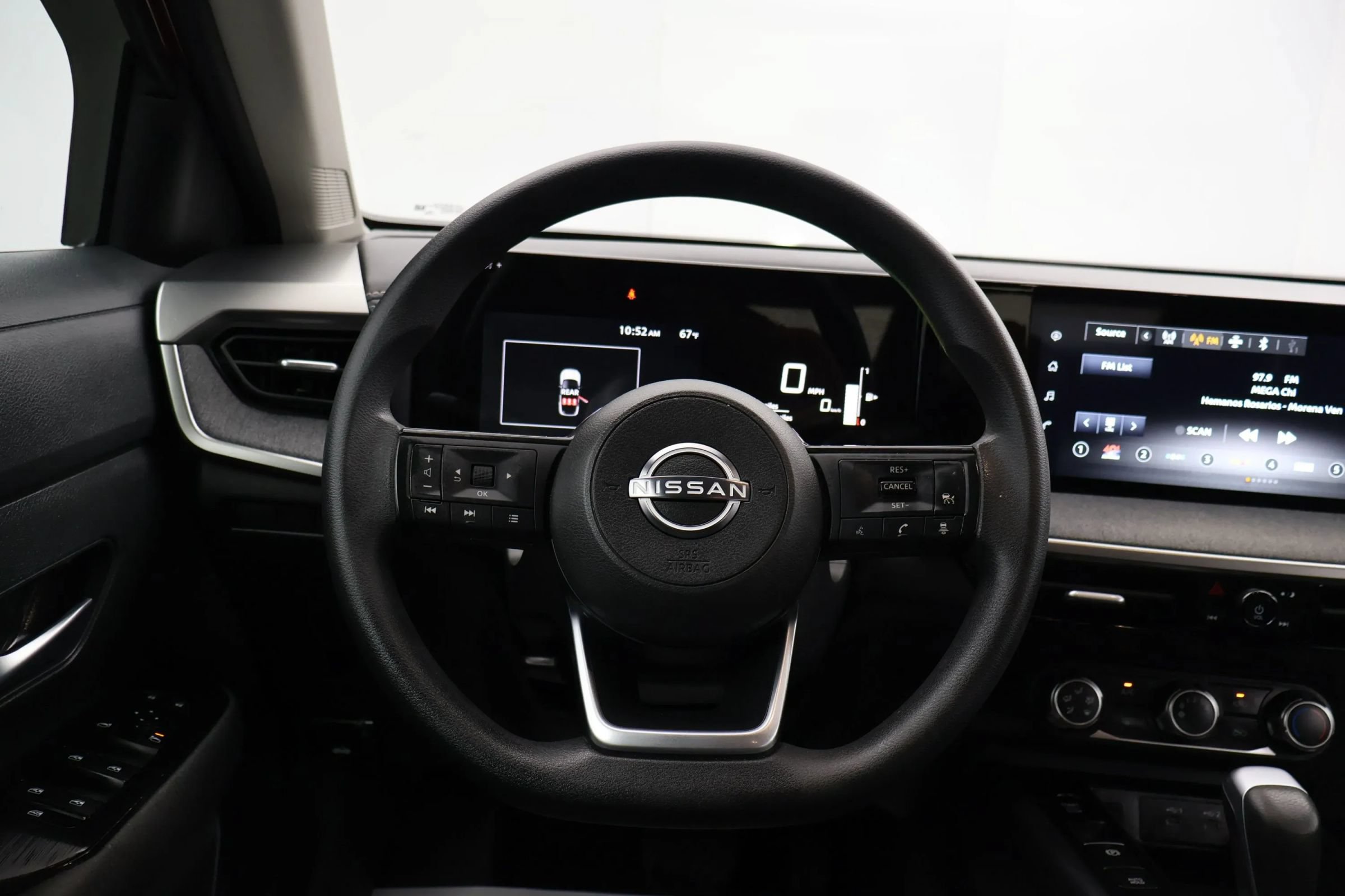 Used 2025 Nissan Kicks SV FWD image 17