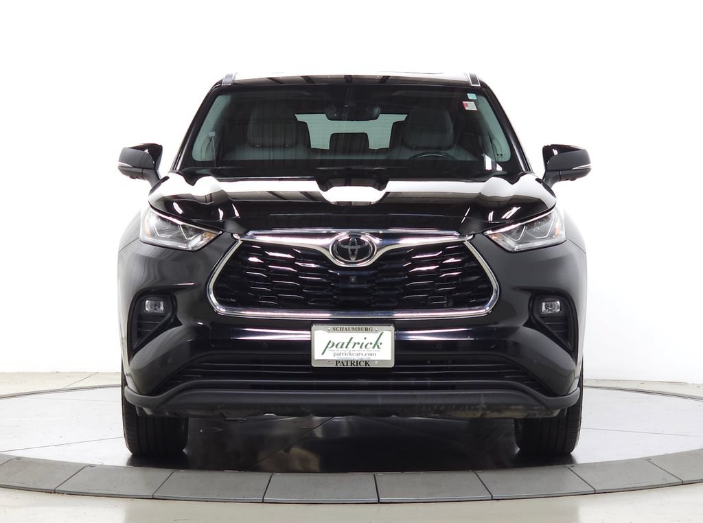 Used 2023 Toyota Highlander Limited AWD/4WD image 2