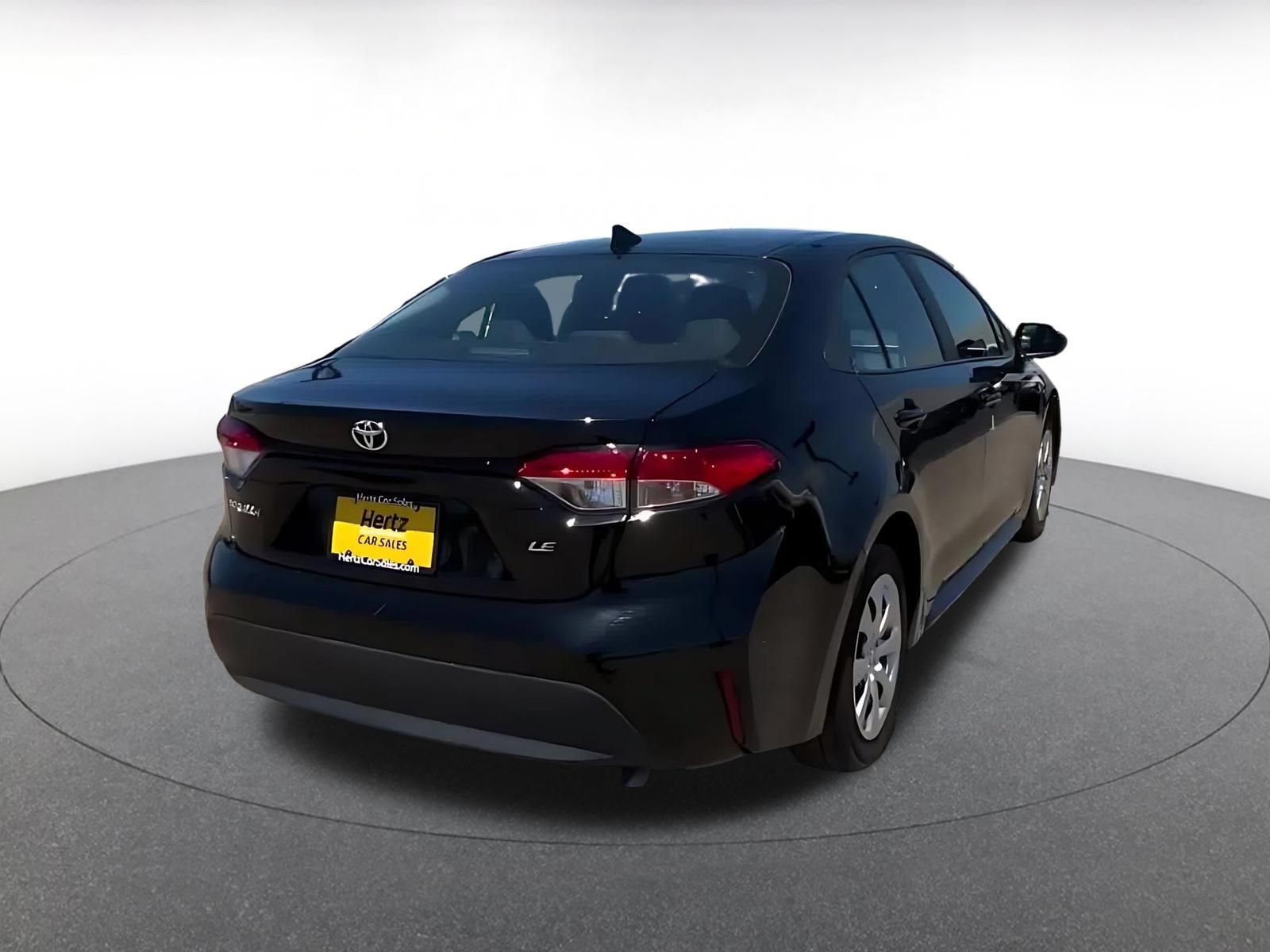 Used 2025 Toyota Corolla LE FWD image 14