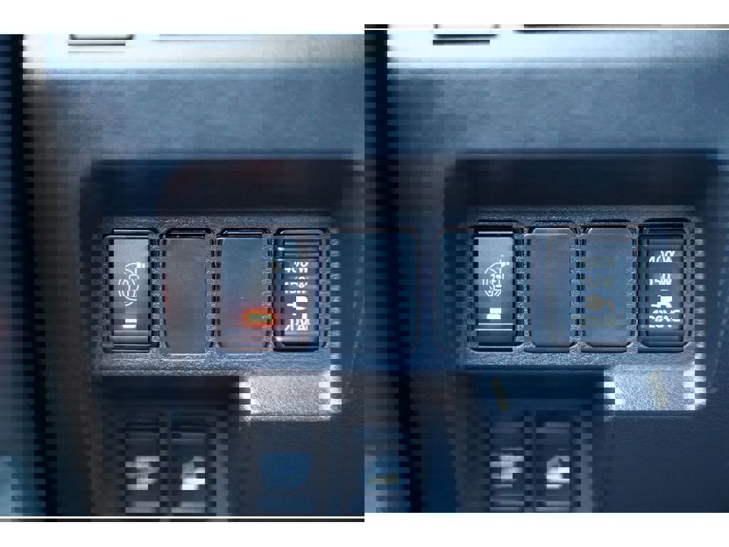 Used 2024 Nissan Frontier SL w/ Technology Package image 24