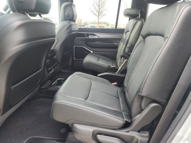 New 2026 Jeep Grand Wagoneer Limited AWD/4WD image 22