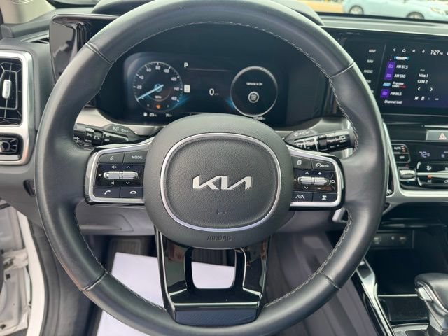Used 2023 Kia Sorento SX AWD/4WD image 14