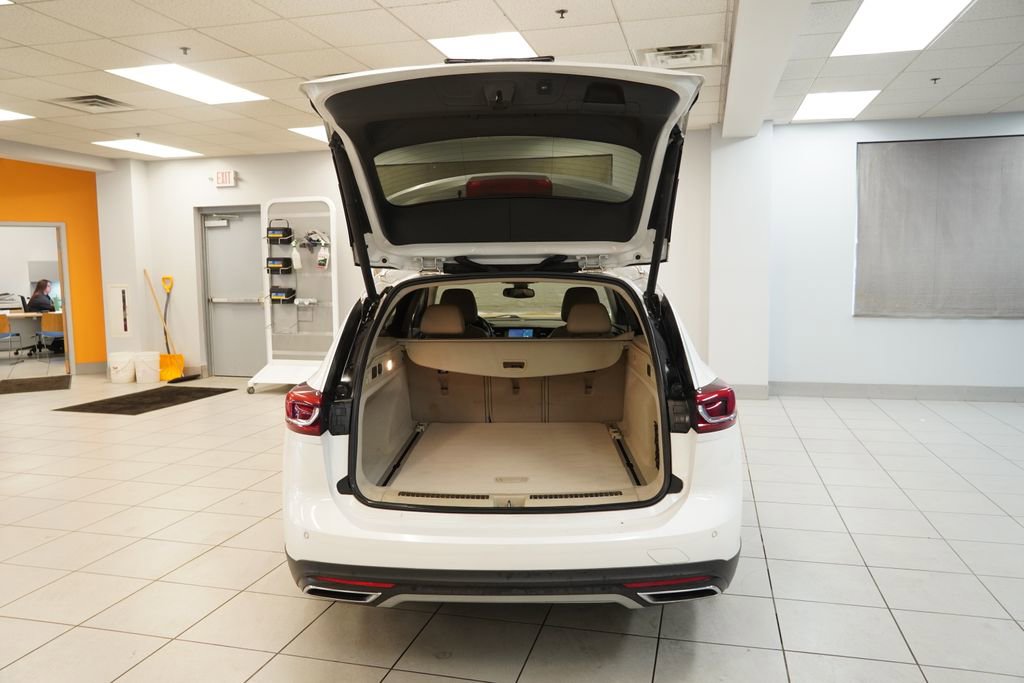 Used 2018 Buick Regal Essence w/ Driver Confidence Package #1 image 9