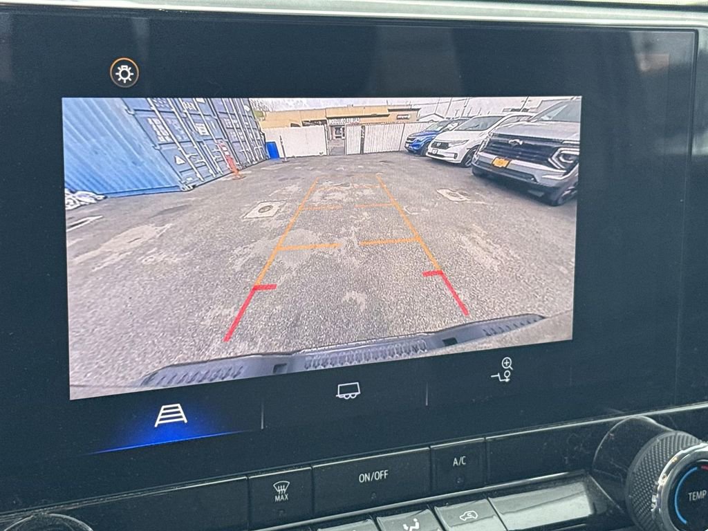 Used 2024 Chevrolet Colorado W/T image 13