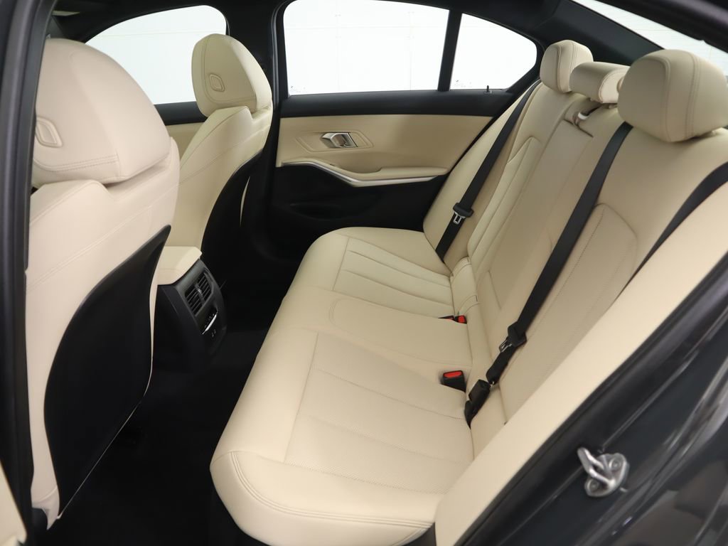 New 2026 BMW 330i Sedan w/ M Sport Package image 22
