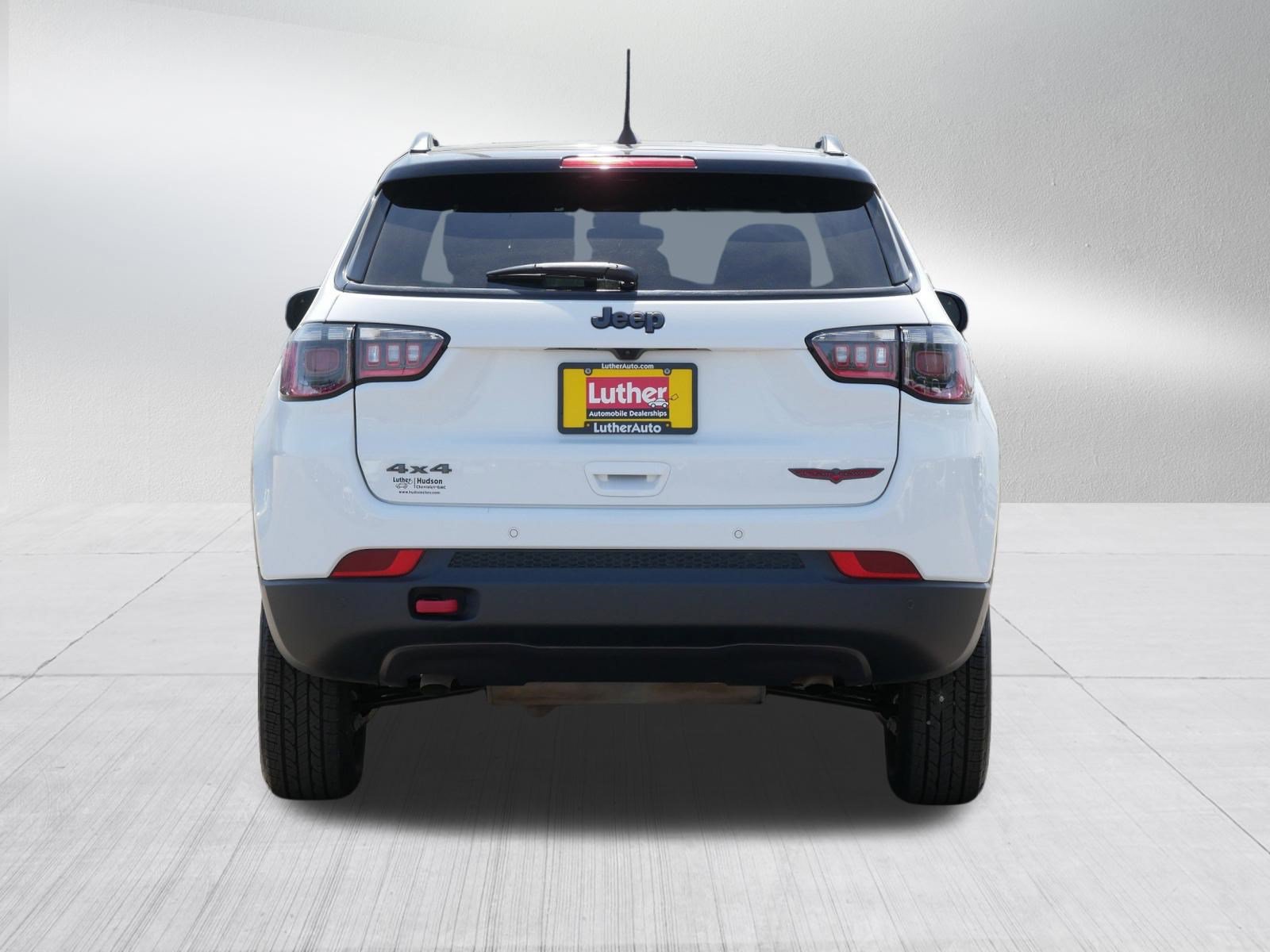 Used 2025 Jeep Compass Trailhawk AWD/4WD image 6