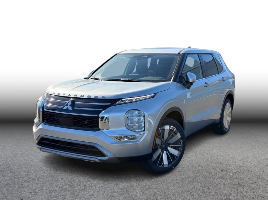 New 2026 Mitsubishi Outlander LE image 1