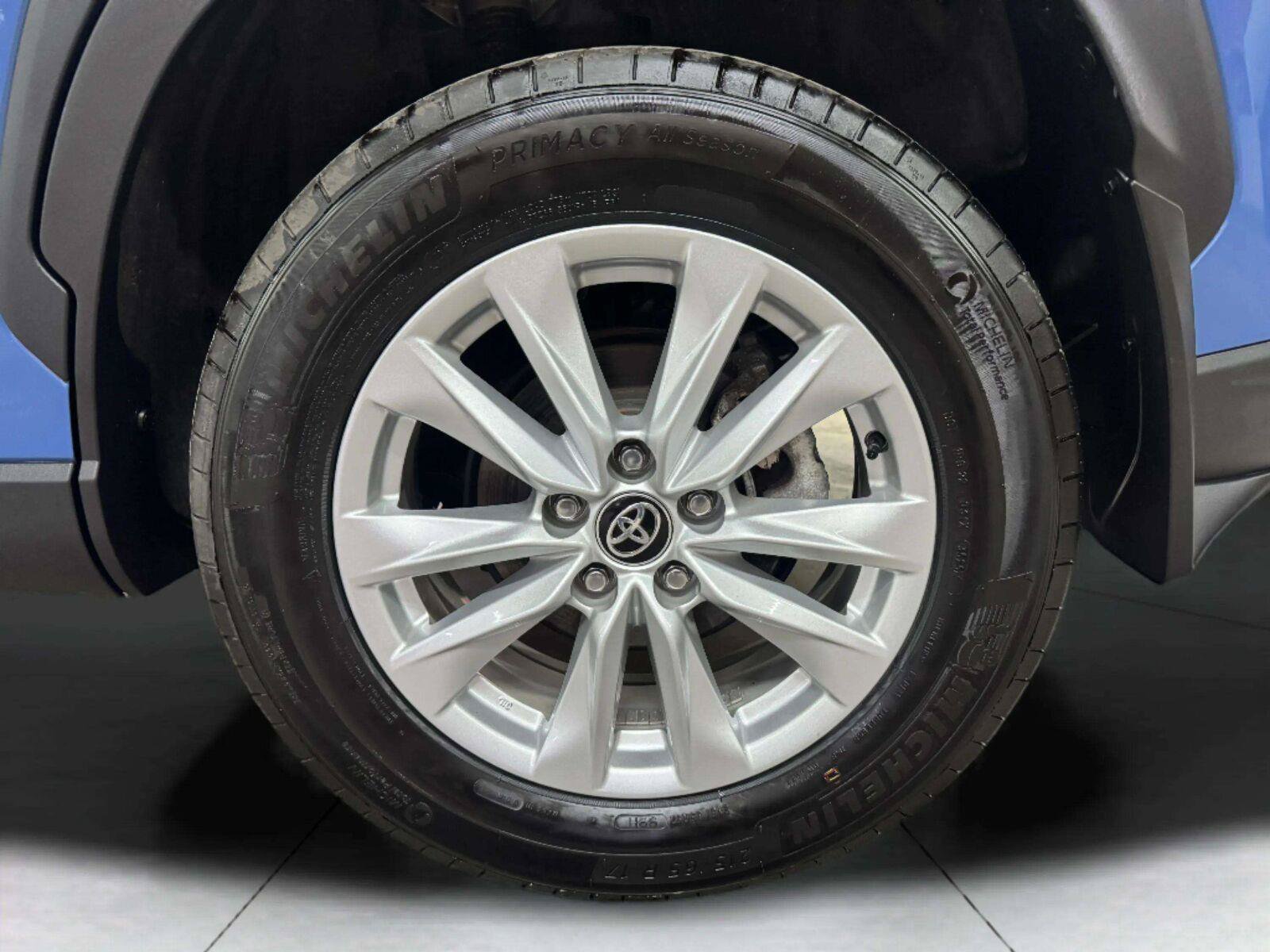 Used 2026 Toyota Corolla Cross LE AWD/4WD image 63