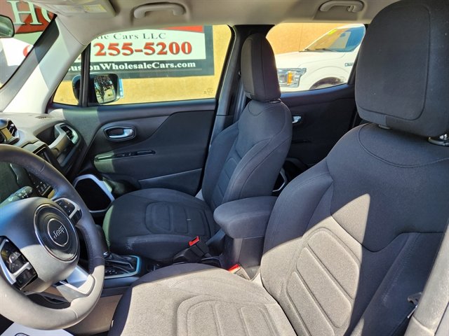 Used 2018 Jeep Renegade Latitude image 6