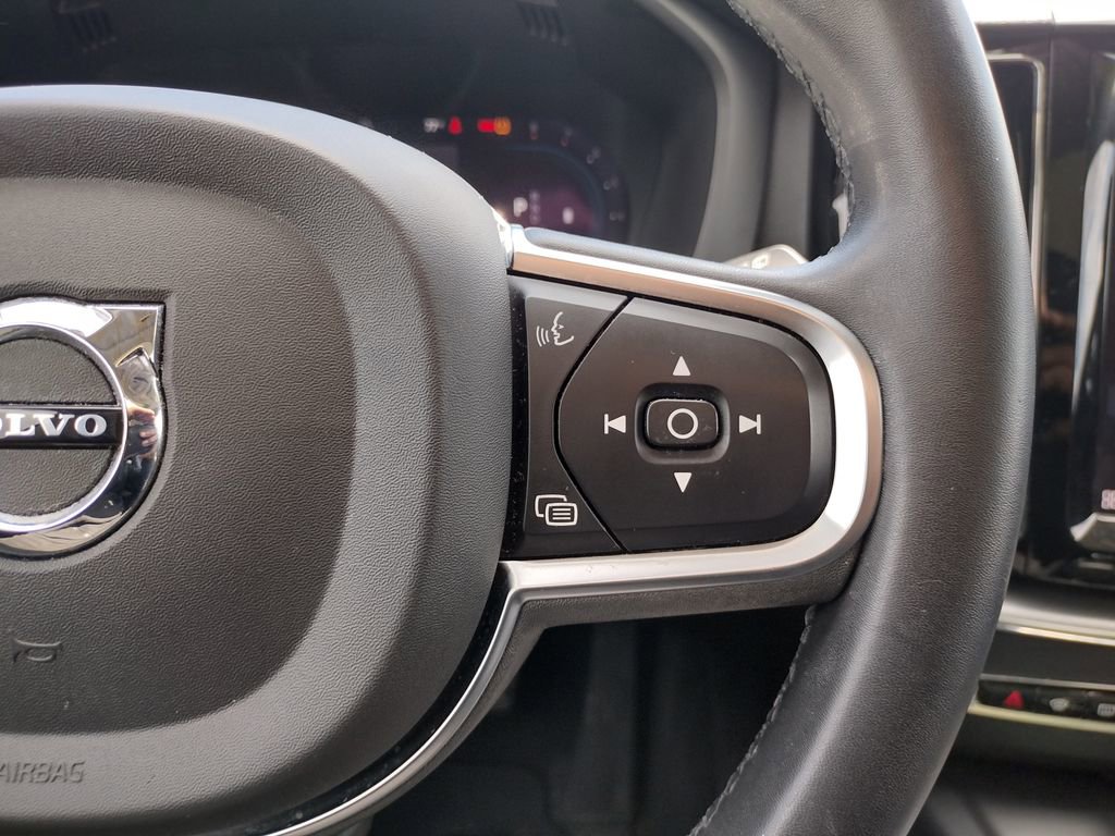 Used 2023 Volvo XC60 B5 Core AWD/4WD image 26