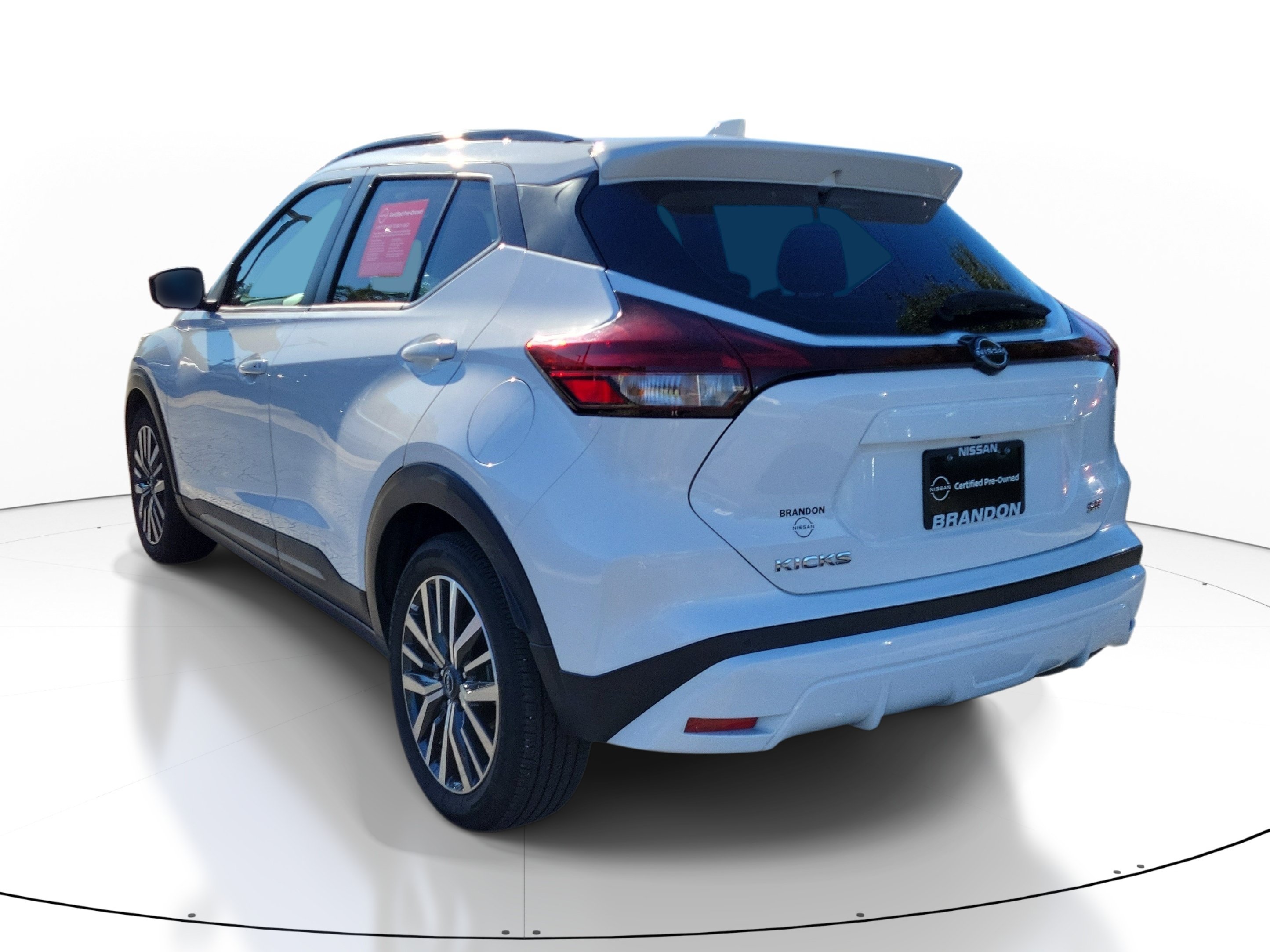 Certified 2024 Nissan Kicks SR FWD image 5