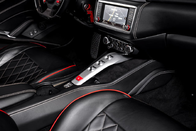 Used 2015 Ferrari California T RWD image 58