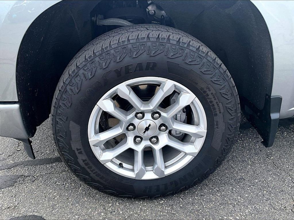 Used 2023 Chevrolet Silverado 1500 RST AWD/4WD image 7