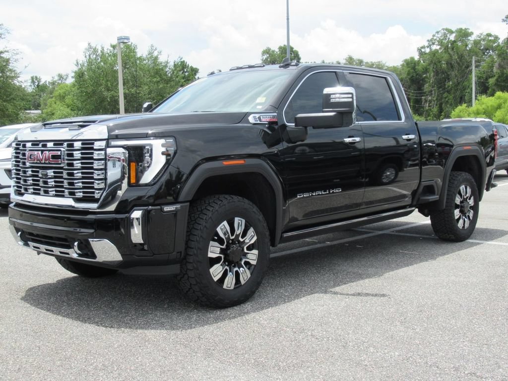 Used 2024 GMC Sierra 2500 Denali w/ Denali Reserve Package AWD/4WD image 3