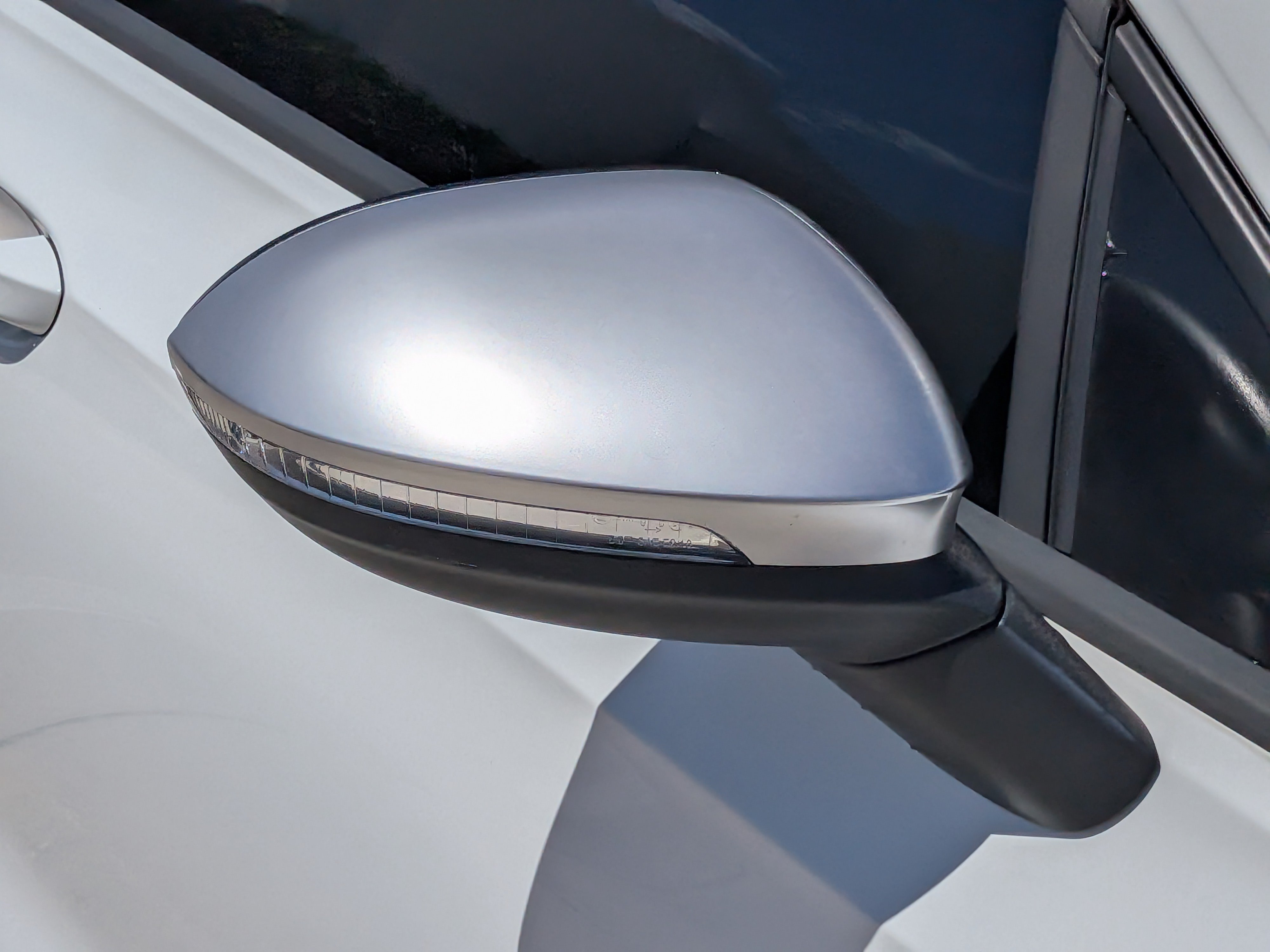 Certified 2024 Volkswagen Golf R AWD/4WD image 11