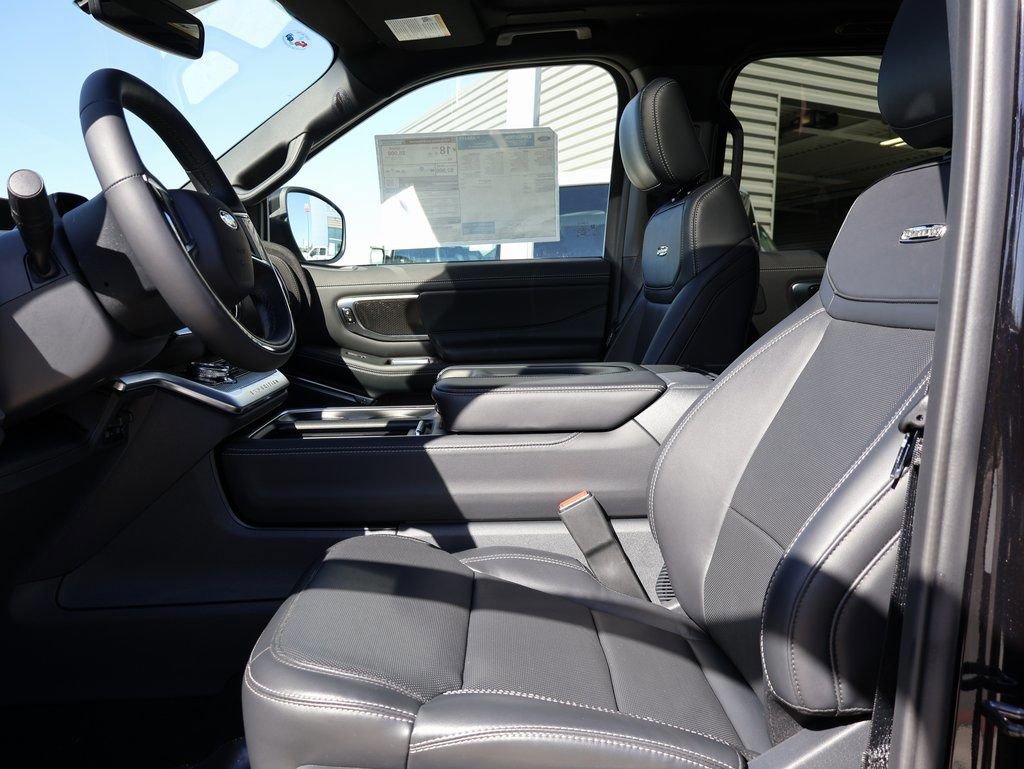 New 2025 Ford Expedition Platinum w/ Stealth Performance Package image 24