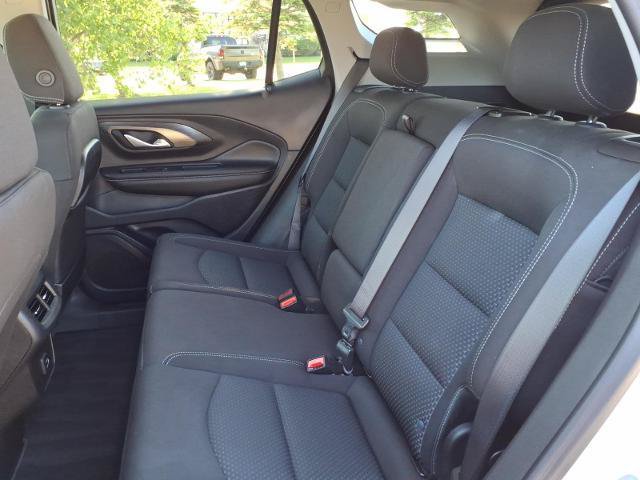 Used 2024 GMC Terrain SLE w/ Driver Convenience Package AWD/4WD image 9