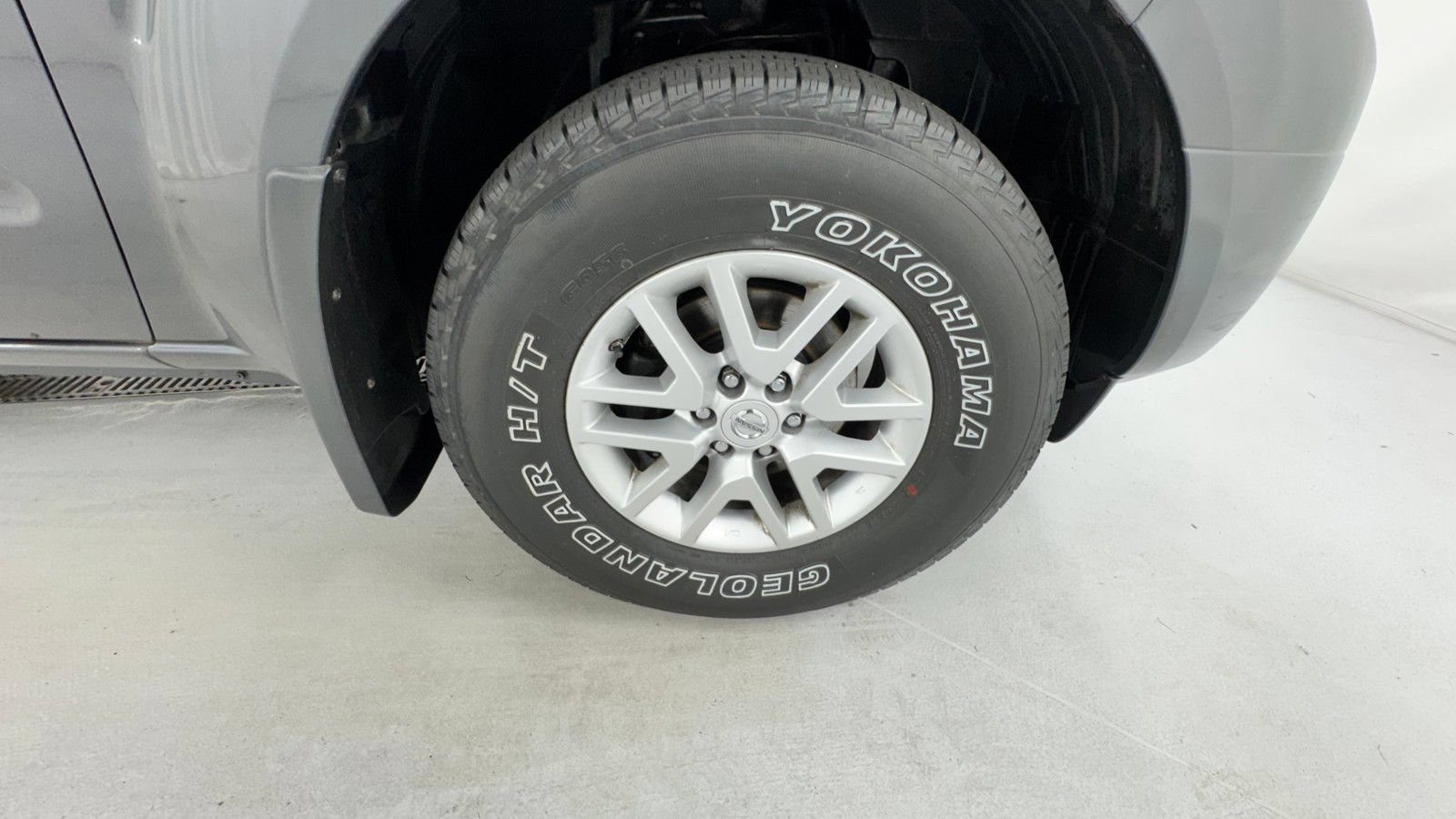 Used 2014 Nissan Frontier SV w/ SV Value Truck Package AWD/4WD image 9