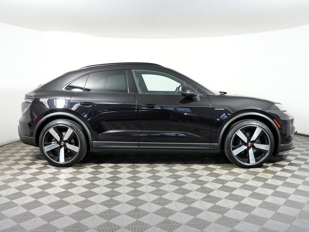 New 2026 Porsche Macan 4 Electric AWD/4WD image 8