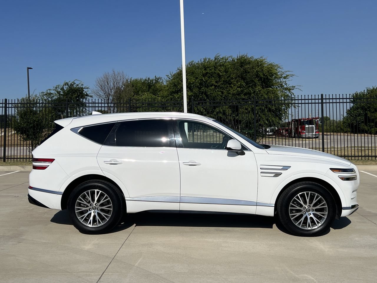 Used 2024 Genesis GV80 2.5T AWD/4WD image 3