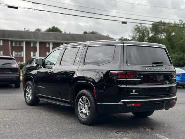 Used 2023 Jeep Wagoneer 4WD image 5