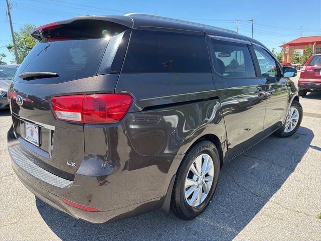 Used 2016 Kia Sedona LX w/ Option Group 020 FWD image 6