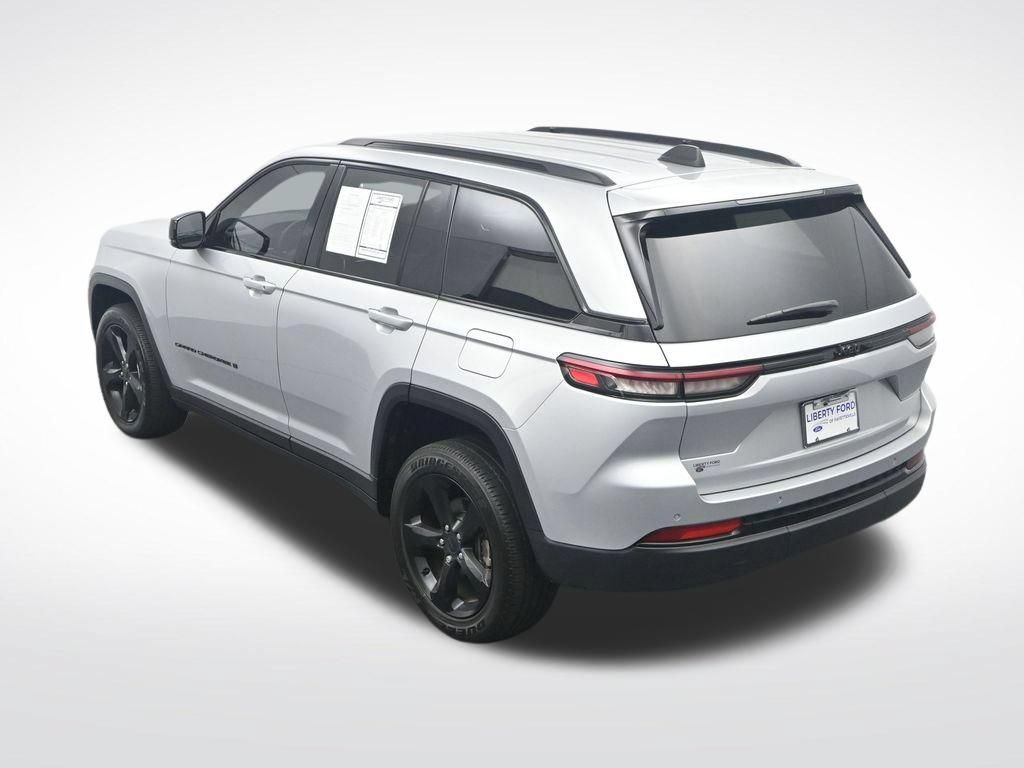Used 2024 Jeep Grand Cherokee Altitude RWD image 38