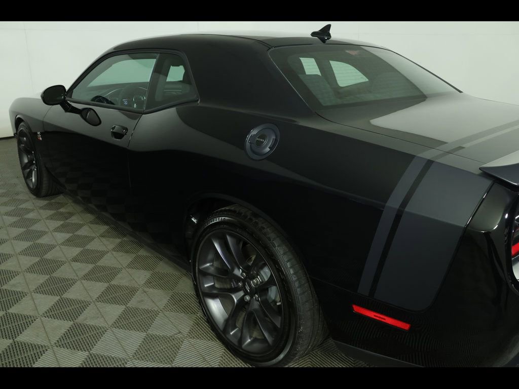 Used 2022 Dodge Challenger R/T Scat Pack w/ Scat Pack Stripe image 18