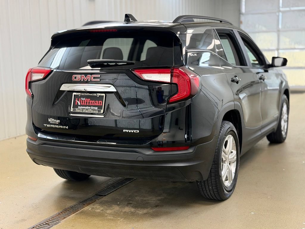 Used 2022 GMC Terrain SLE w/ Driver Convenience Package AWD/4WD image 5