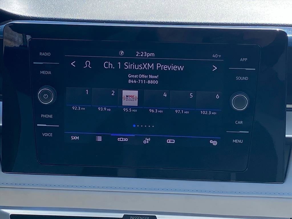 Used 2025 Volkswagen Taos SE image 8