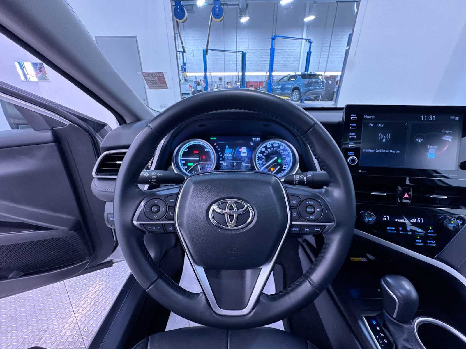 Used 2024 Toyota Camry XLE FWD image 15