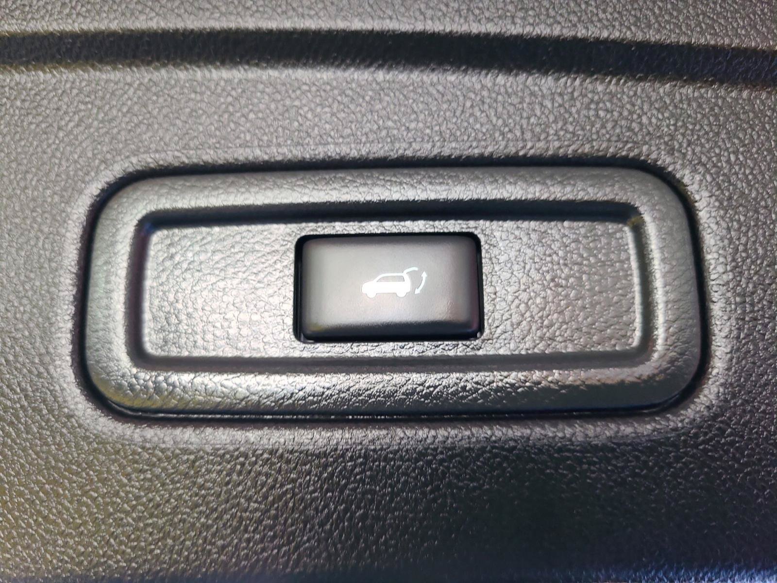 Used 2017 INFINITI QX70 AWD w/ Premium Package image 20
