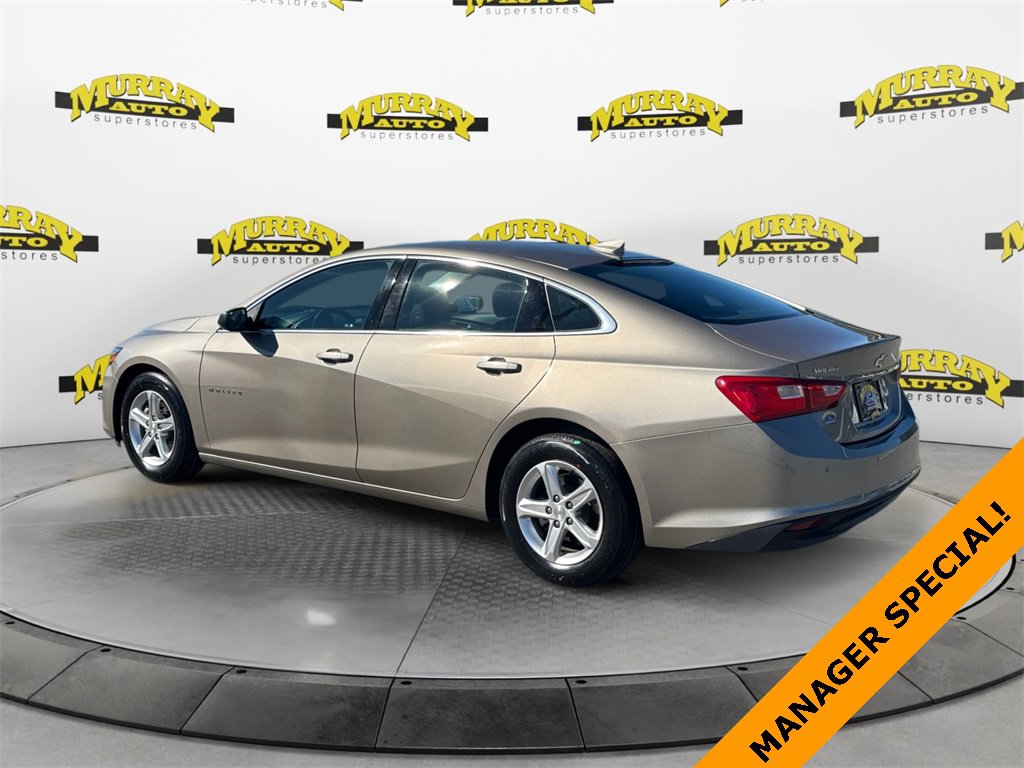 Used 2024 Chevrolet Malibu LT image 3