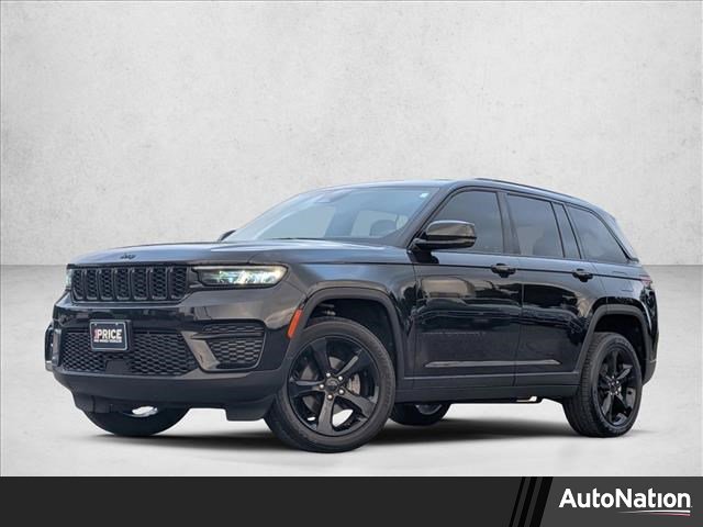 Used 2024 Jeep Grand Cherokee Altitude RWD image 1