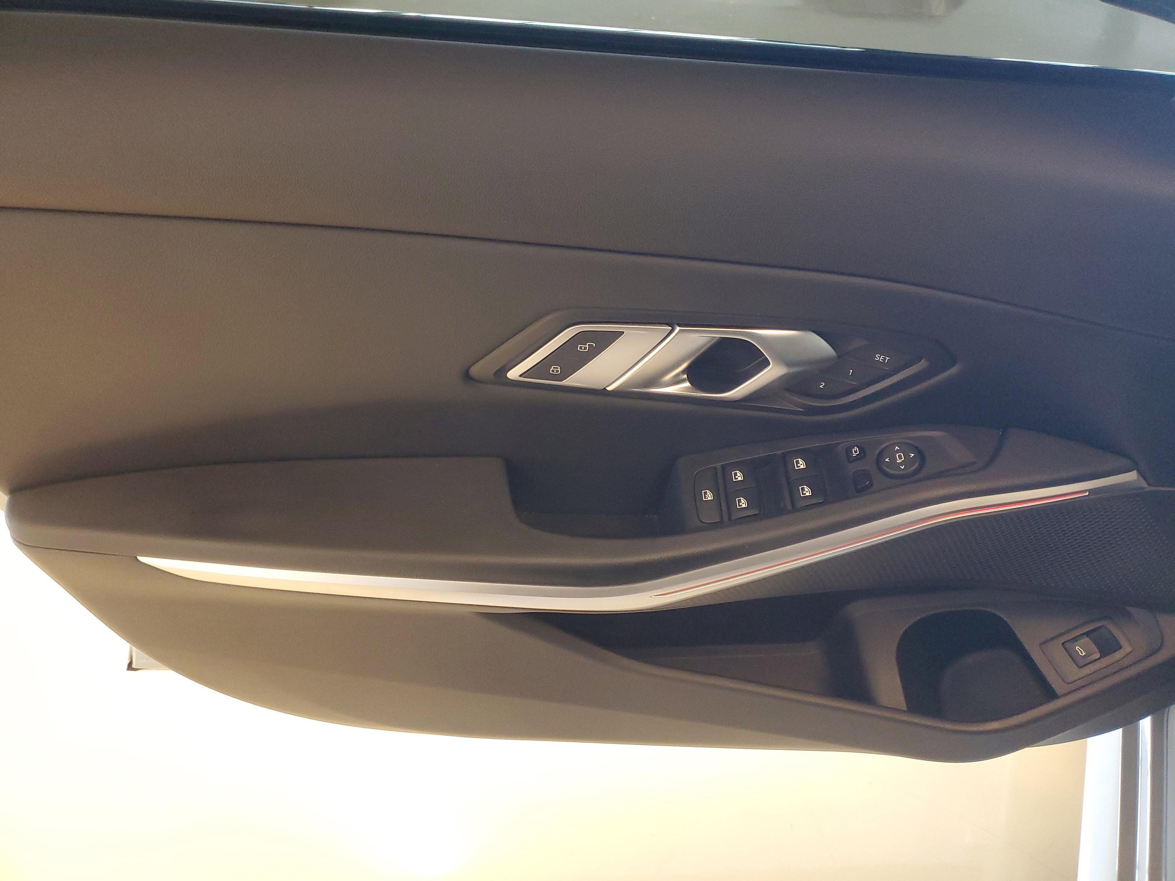 Used 2023 BMW 330i Sedan w/ M Sport Package image 22