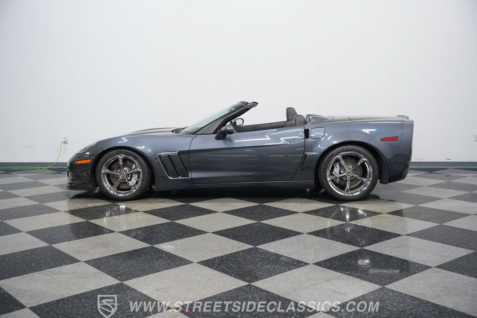 Used 2012 Chevrolet Corvette Grand Sport w/ 3LT Preferred Equipment Group RWD image 2