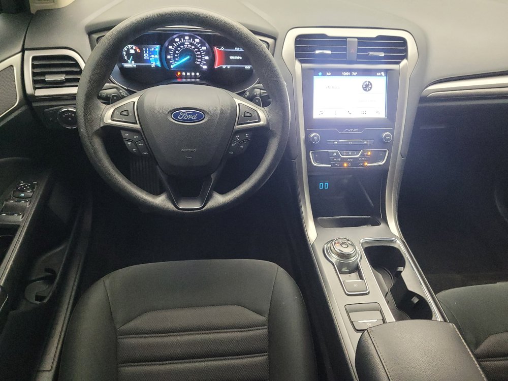 Used 2019 Ford Fusion SE FWD image 22
