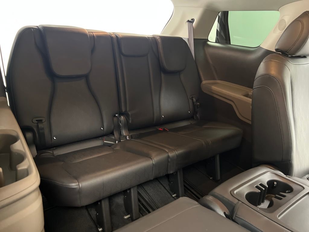 Used 2025 Kia Carnival image 33