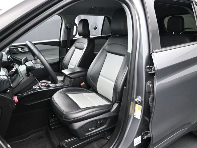 Used 2023 Ford Explorer XLT w/ Equipment Group 202A RWD image 11