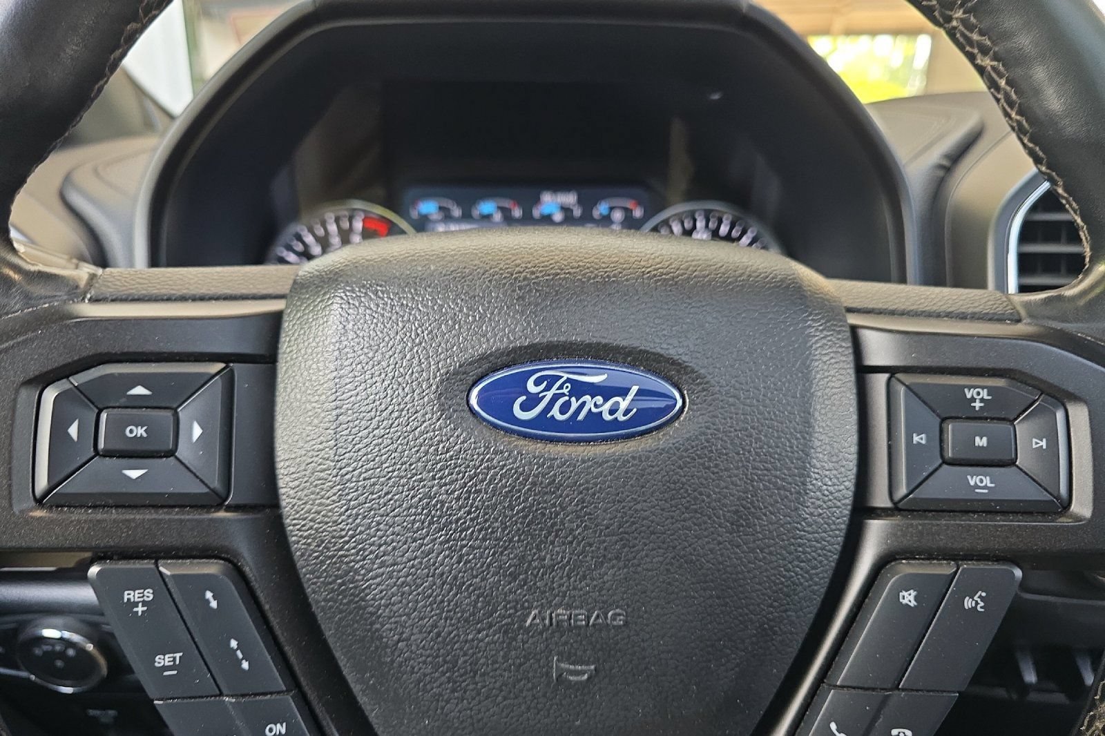 Used 2020 Ford Expedition Limited w/ Equipment Group 302A AWD/4WD image 24