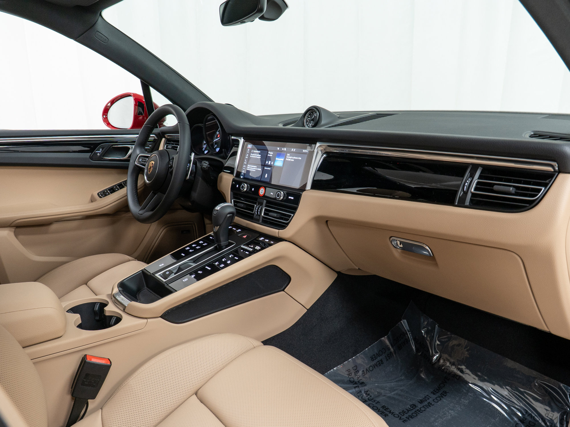 Used 2025 Porsche Macan image 24