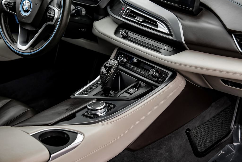 Used 2015 BMW i8 image 22