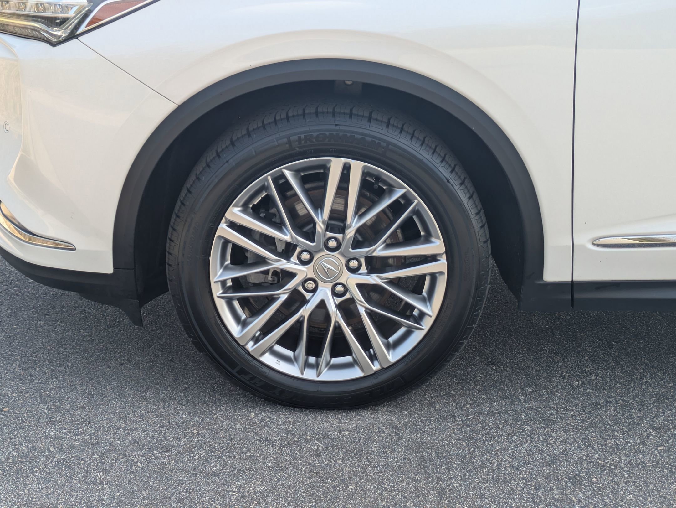 Used 2023 Acura MDX SH-AWD w/ Advance Package image 31