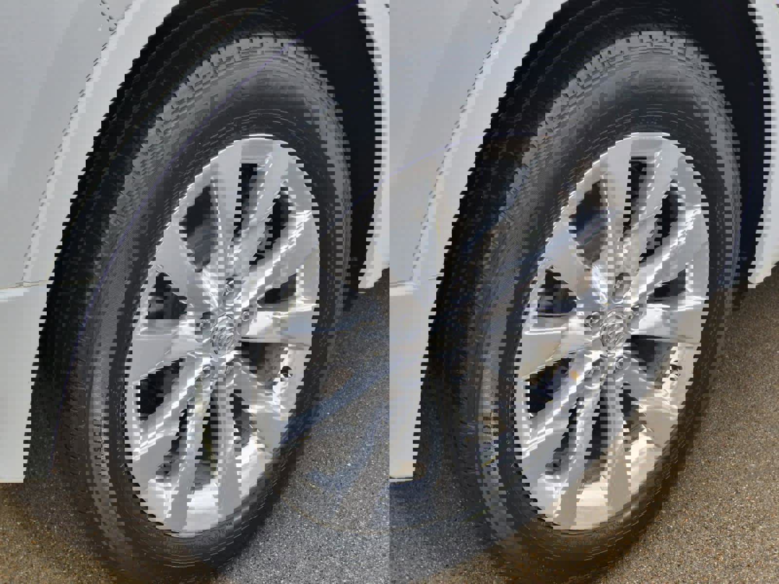 Used 2017 Buick Envision Essence image 7